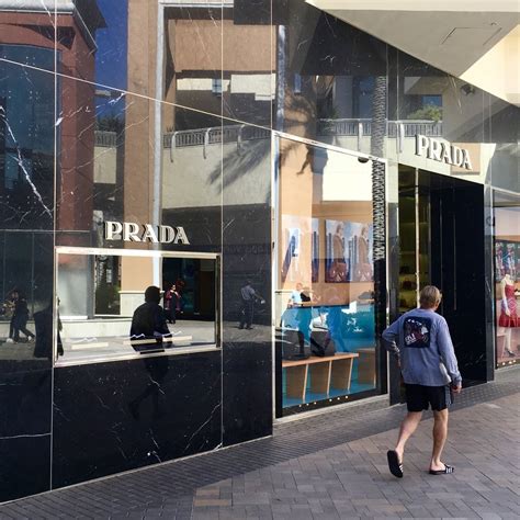 Prada outlet locations